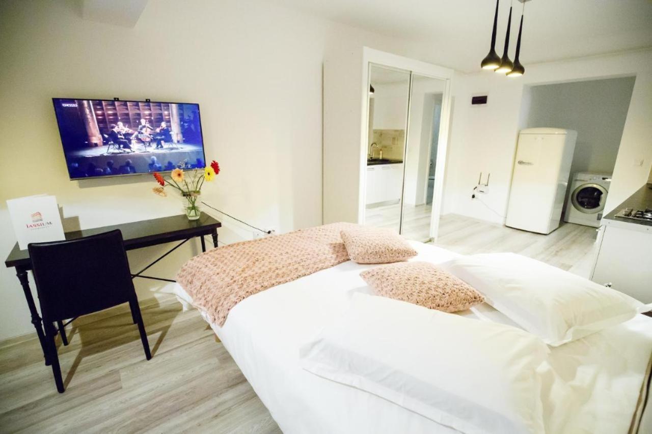 Metropolitan Iassium Apartments Яссы Экстерьер фото